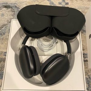 AirPods Max - lightly used